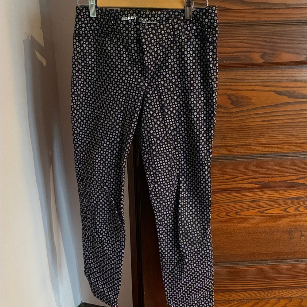 Old Navy women’s black Pants with White Micro Dot Print